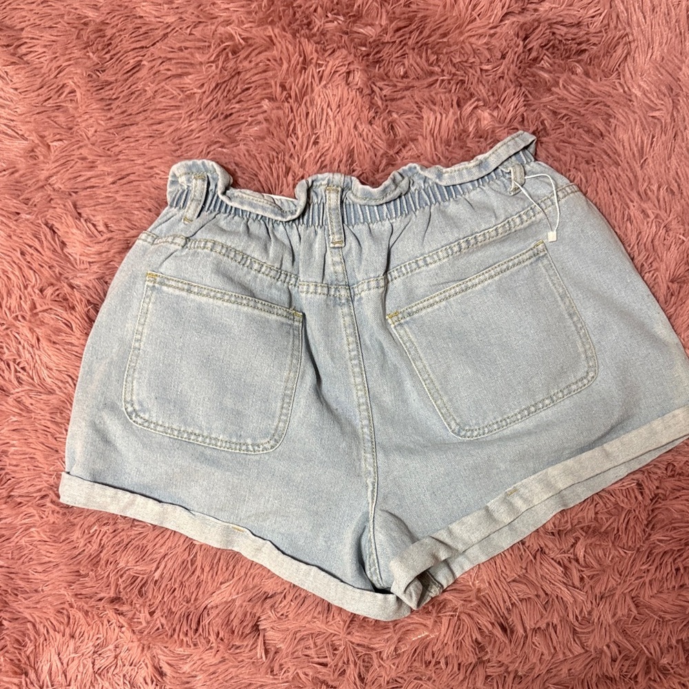 Stretch Ruffle Waist Light Blue Denim Women's Shorts - Picture 3 of 5